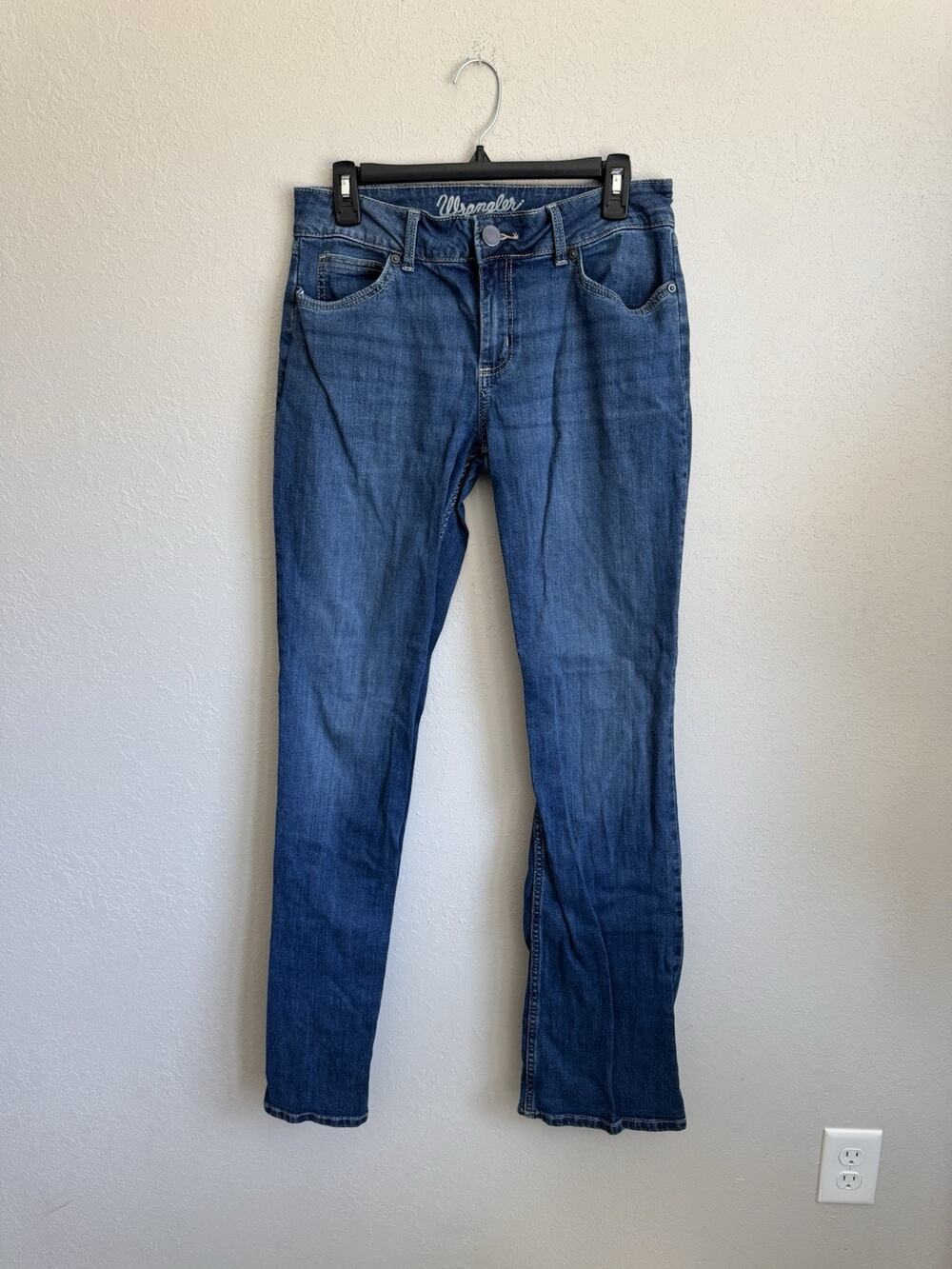 Wrangler Mid Rise Mid Wash Blue Denim Bootcut Jeans Womens 7 x 36 Casual Stretch